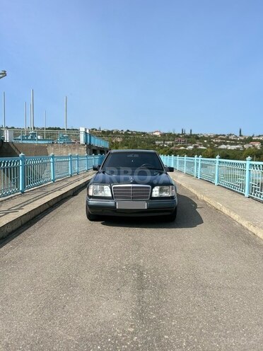 Mercedes E 200 1994, 465,680 km - 2.0 л - Quba