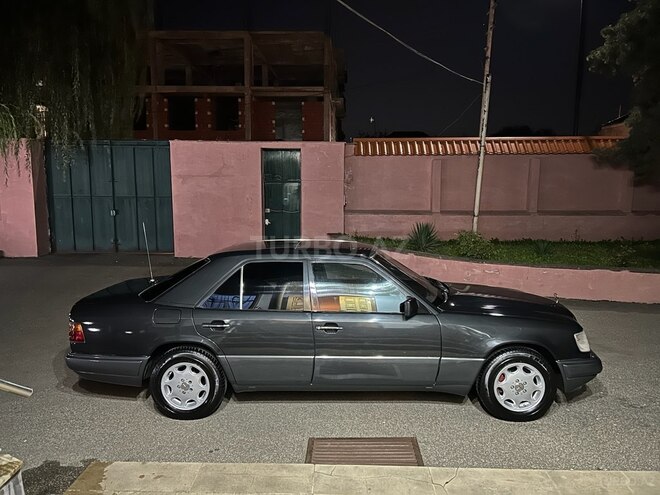 Mercedes E 200 1994, 465,680 km - 2.0 л - Quba