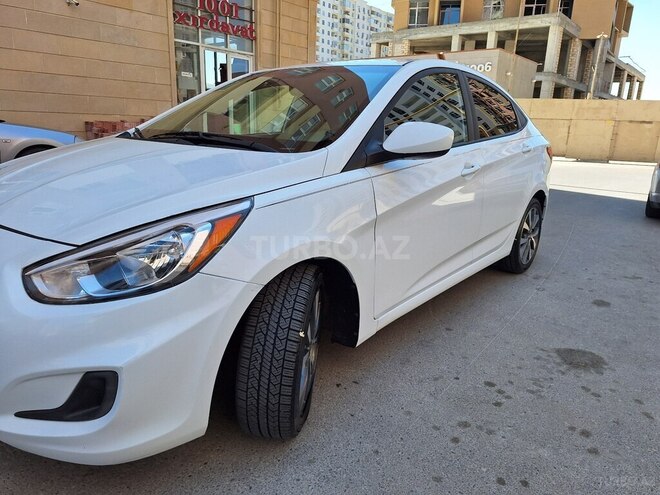 Hyundai Accent-4