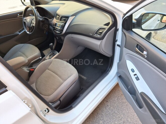 Hyundai Accent-8