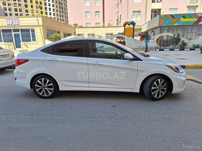 Hyundai Accent-6