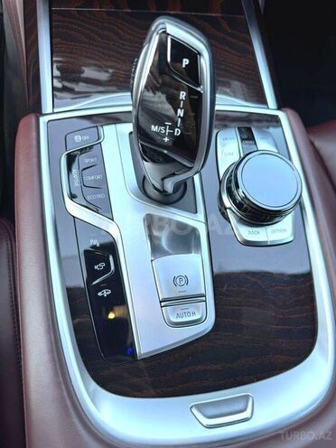 BMW 740 2019, 62,141 km - 3.0 l - Bakı