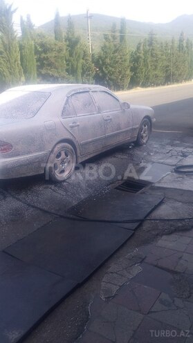 Mercedes E 200 2001, 380,000 km - 2.0 l - Oğuz