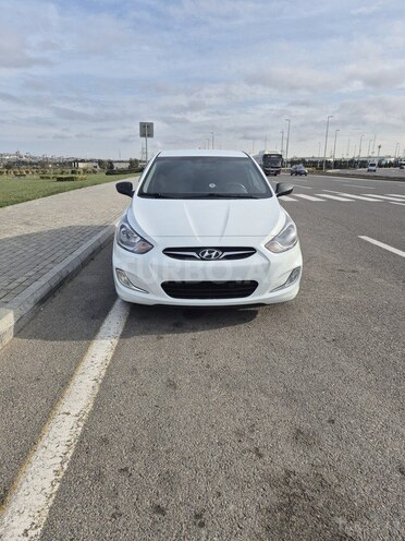 Hyundai Accent-1