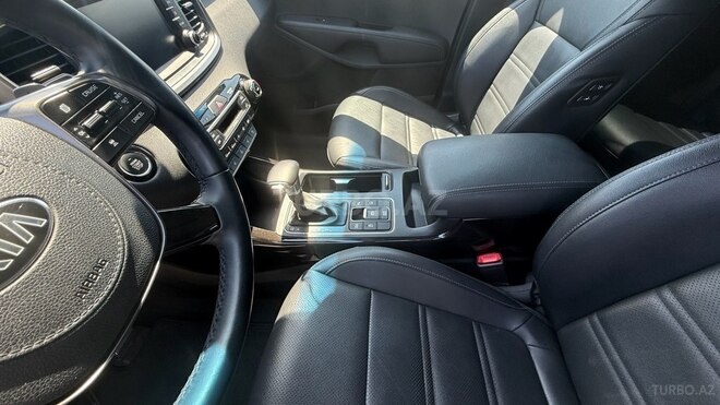 Kia Sorento-14