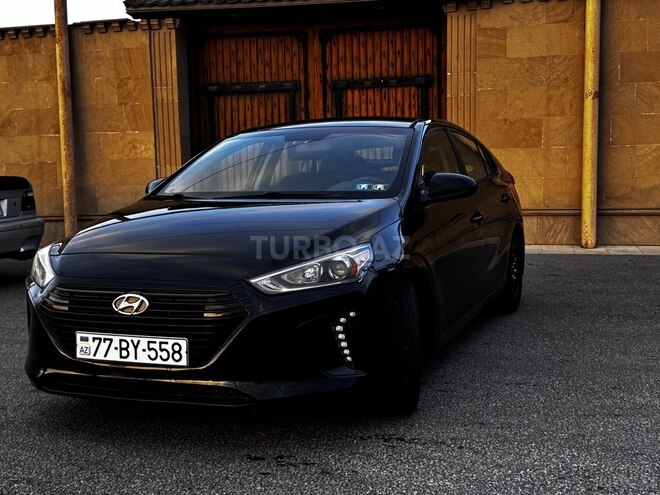 Hyundai IONIQ-1