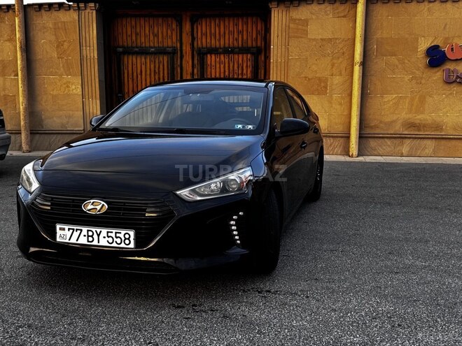 Hyundai IONIQ-8