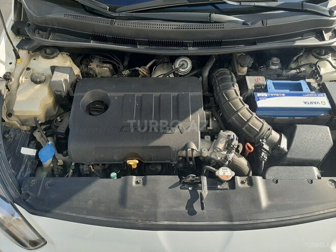 Hyundai Accent-8