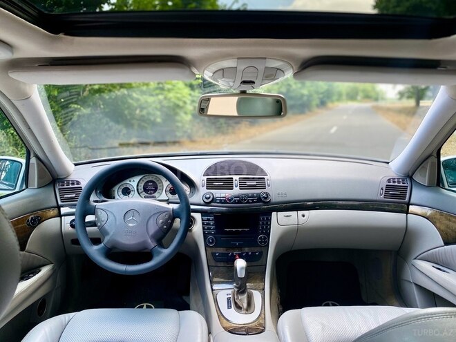 Mercedes E 240 2004, 245,800 km - 2.6 l - Masallı