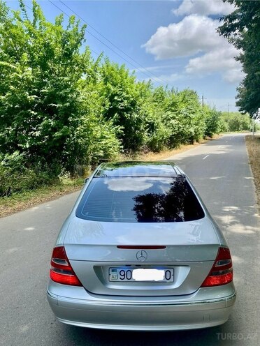 Mercedes E 240 2004, 245,800 km - 2.6 l - Masallı