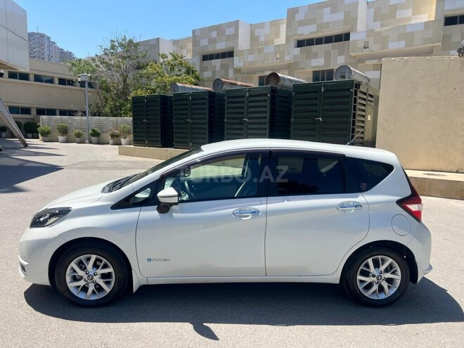 Nissan Note-4