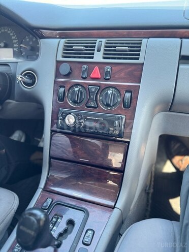Mercedes E 220 d 2000, 429,000 km - 2.2 l - Xırdalan