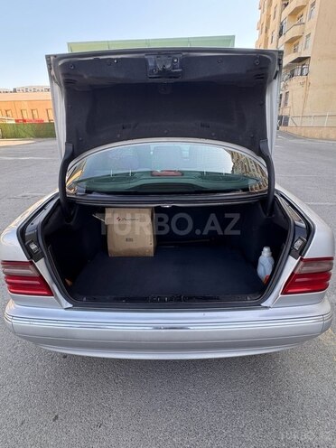 Mercedes E 220 d 2000, 429,000 km - 2.2 l - Xırdalan