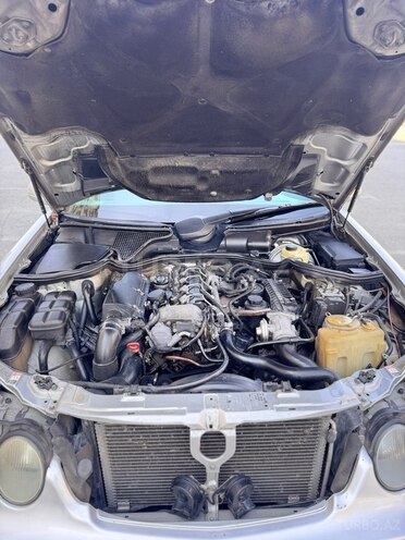Mercedes E 220 d 2000, 429,000 km - 2.2 l - Xırdalan