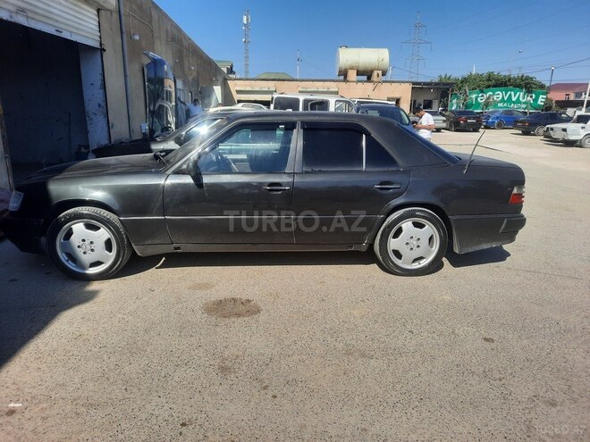 Mercedes E 280 1992, 325,432 km - 2.8 л - Bakı