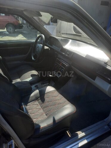 Mercedes E 280 1992, 325,432 km - 2.8 л - Bakı