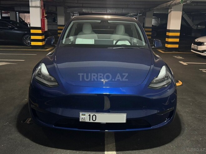 Tesla Model Y-1