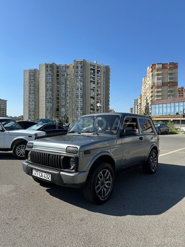 LADA (VAZ) Niva-12