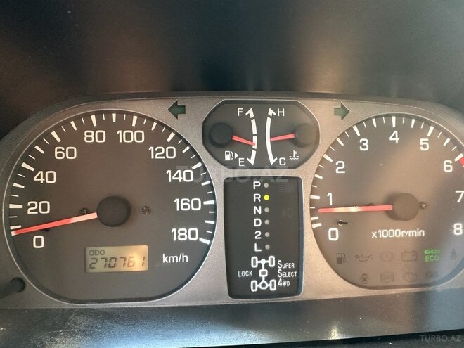 Mitsubishi Pajero io 2000, 276,000 km - 2.0 л - Bakı