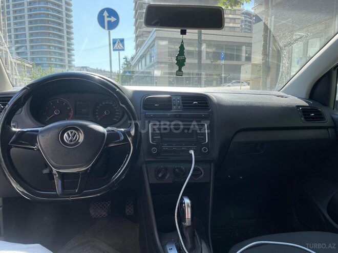 Volkswagen Polo 2018, 300,000 km - 1.5 л - Bakı