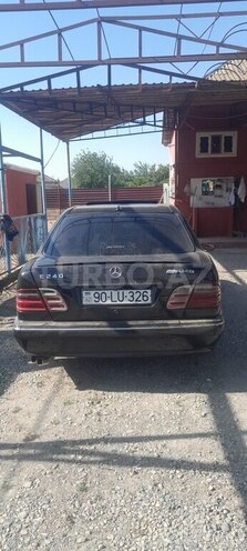Mercedes E 240 1999, 350,000 km - 2.4 l - Biləsuvar
