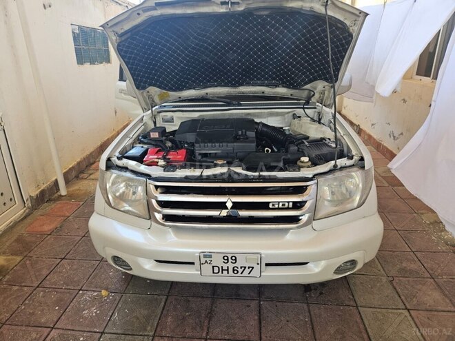 Mitsubishi Pajero io 2001, 215,000 km - 2.0 l - Bakı