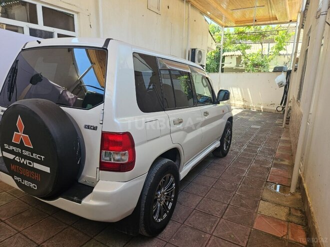 Mitsubishi Pajero io 2001, 215,000 km - 2.0 l - Bakı