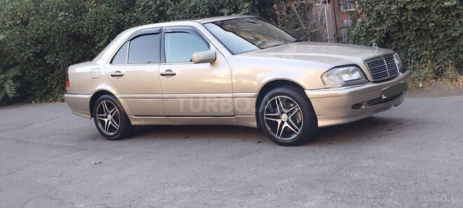 Mercedes C 230 2000, 246,884 km - 2.3 л - Bakı
