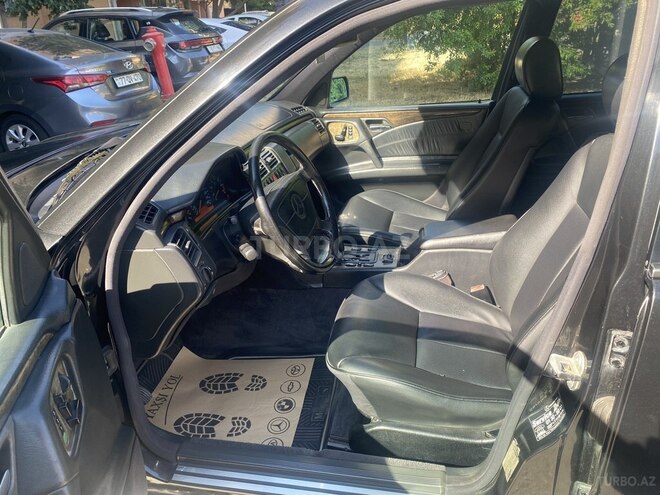 Mercedes E 240 1998, 393,000 km - 2.4 l - Bakı