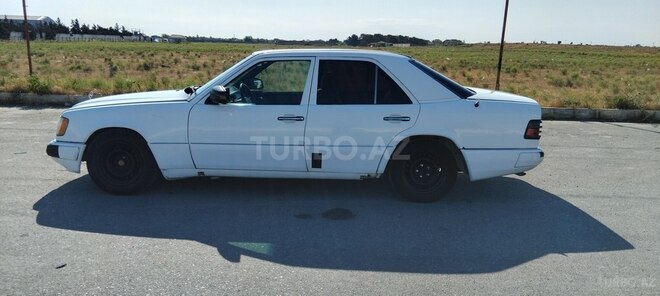 Mercedes E 300 d 1992, 352,866 km - 3.0 l - Bakı