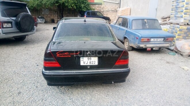 Mercedes C 220 1995, 76,000 km - 2.2 l - Qusar