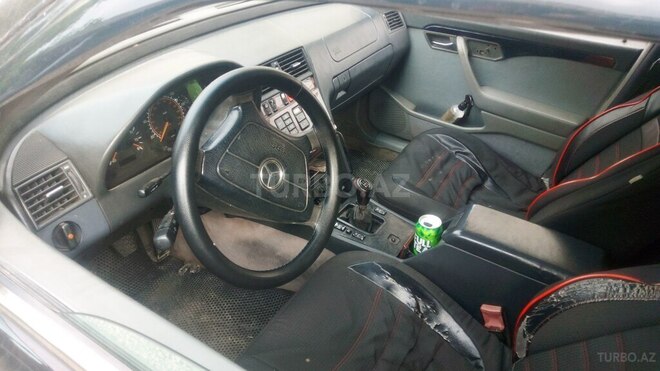 Mercedes C 220 1995, 76,000 km - 2.2 l - Qusar