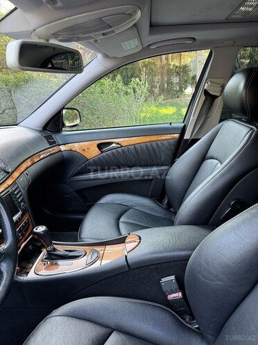 Mercedes E 280-9