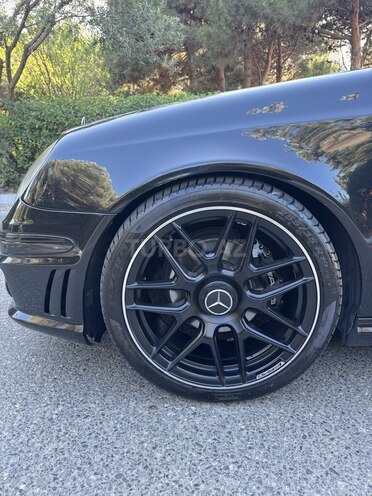 Mercedes E 280-7