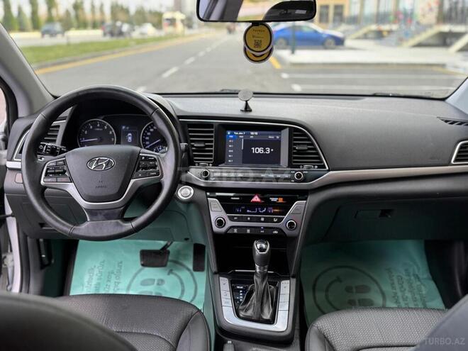 Hyundai Avante-3