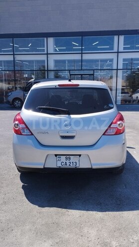 Nissan Tiida-4