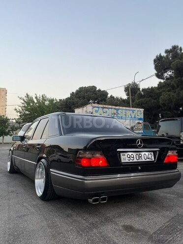Mercedes E 220 1995, 312,000 km - 2.2 l - Bakı
