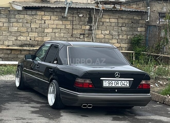 Mercedes E 220 1995, 312,000 km - 2.2 l - Bakı