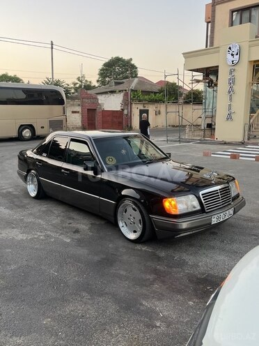 Mercedes E 220 1995, 312,000 km - 2.2 l - Bakı