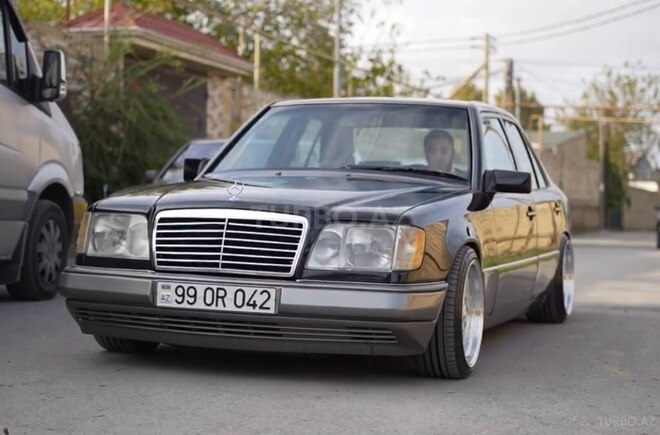 Mercedes E 220 1995, 312,000 km - 2.2 l - Bakı