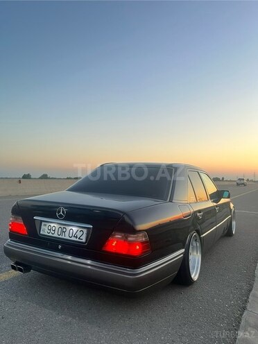 Mercedes E 220 1995, 312,000 km - 2.2 l - Bakı