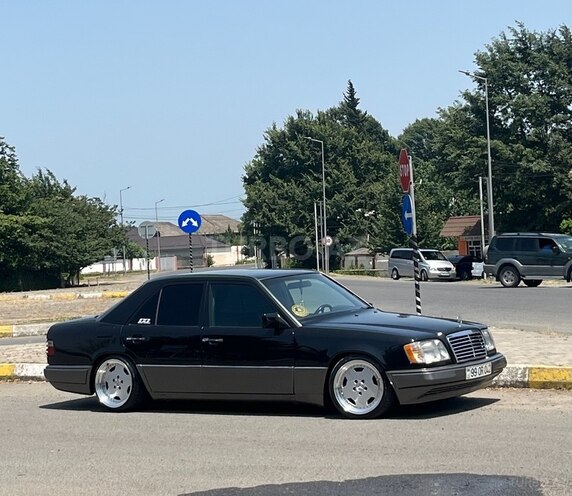Mercedes E 220 1995, 312,000 km - 2.2 l - Bakı