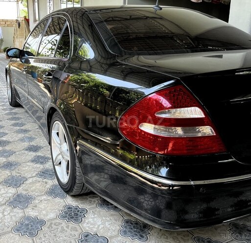 Mercedes E 240 2003, 293,235 km - 2.6 l - Neftçala