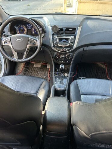 Hyundai Accent 2015, 181,000 km - 1.6 л - Bakı