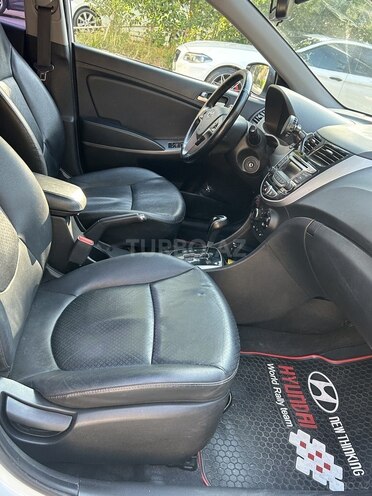 Hyundai Accent 2015, 181,000 km - 1.6 л - Bakı