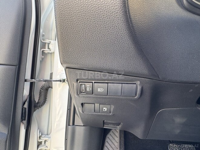 Toyota Corolla Cross 2024, 19,000 km - 2.0 l - Bakı