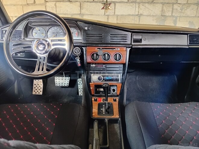 Mercedes 190 1991, 300,000 km - 2.0 l - Masallı