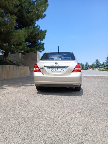 Nissan Tiida-18