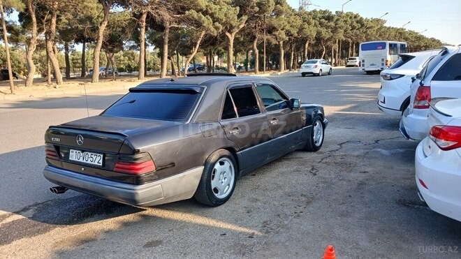 Mercedes E 200 d 1991, 350,965 km - 2.0 л - Bakı