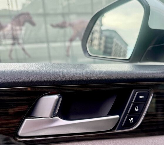 Hyundai Sonata-12